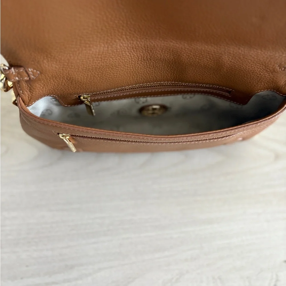 Tory Burch Tan Leather Amanda Logo Crossbody Bag - Picture 5 of 7